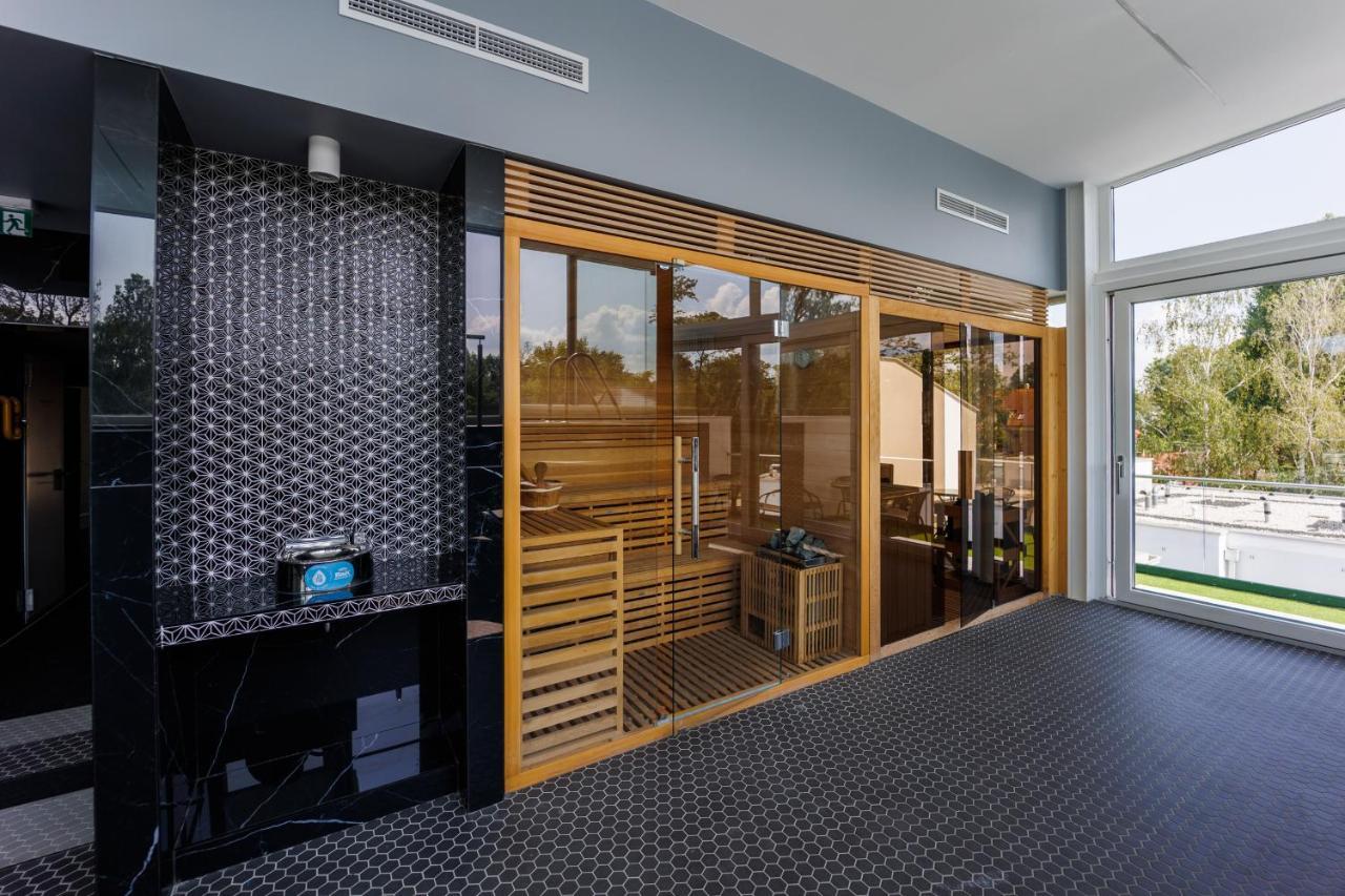 Villa Bauhaus Wellness Apartman Fsz. 1 Siofok Bagian luar foto